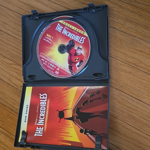 Disney collectors edition Finding Nemo and The Incredible - Picture 8 of 9